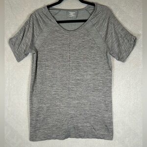 Athleta‎ FOOTHILL SEAMLESS TEE Grey Relaxed Fit Women’s Size XL Anti Chafe